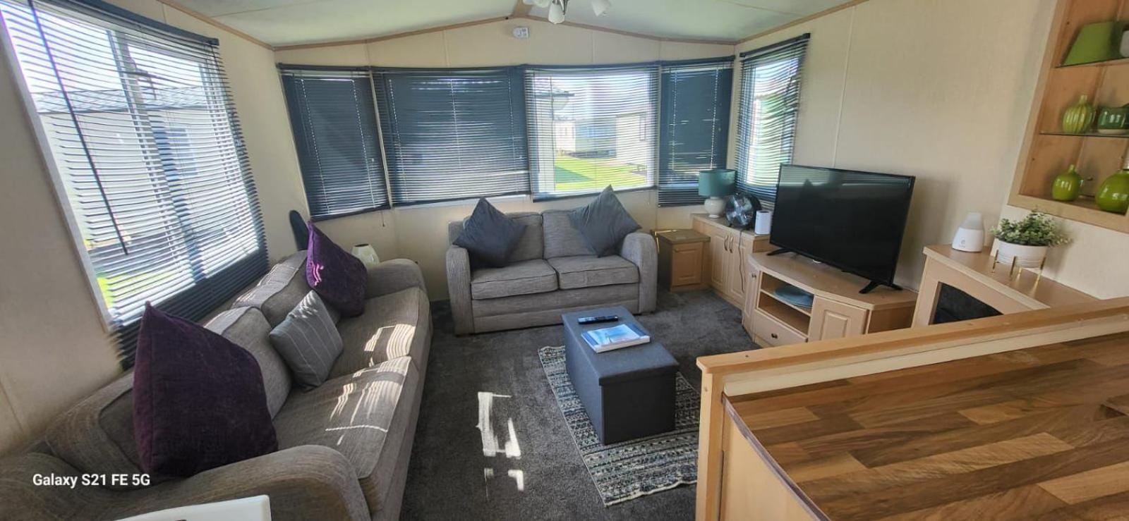64 Whitehouse * Abergele
